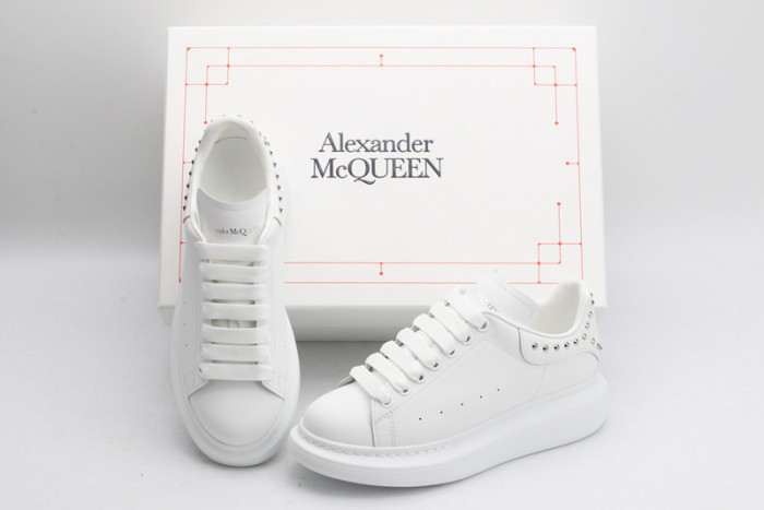 alex mcqu sneakers