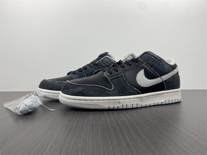 nike dunk low “zebra” dh7913-001