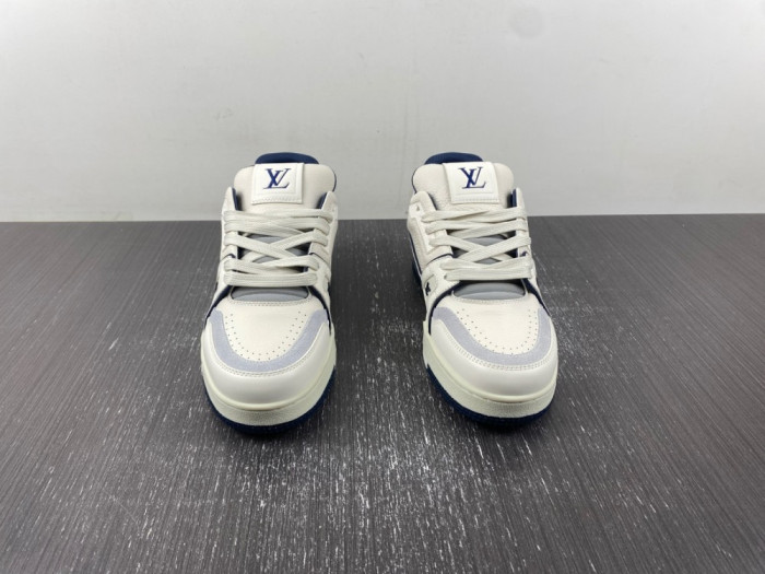 2023 l**is V*t*n lv trainer 25290
