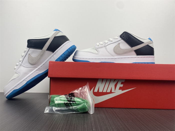 nike sb dunk low "laser blue" bq6817-101